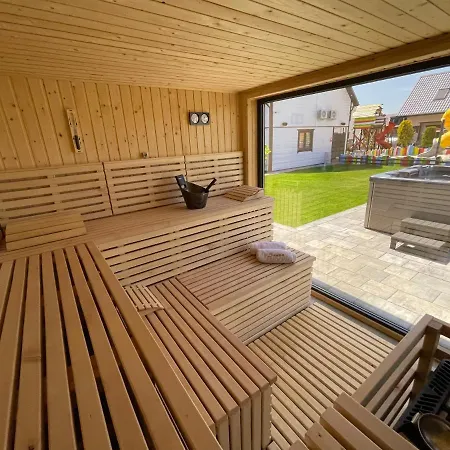 Amelia 3* 우스트 노리 모르스키